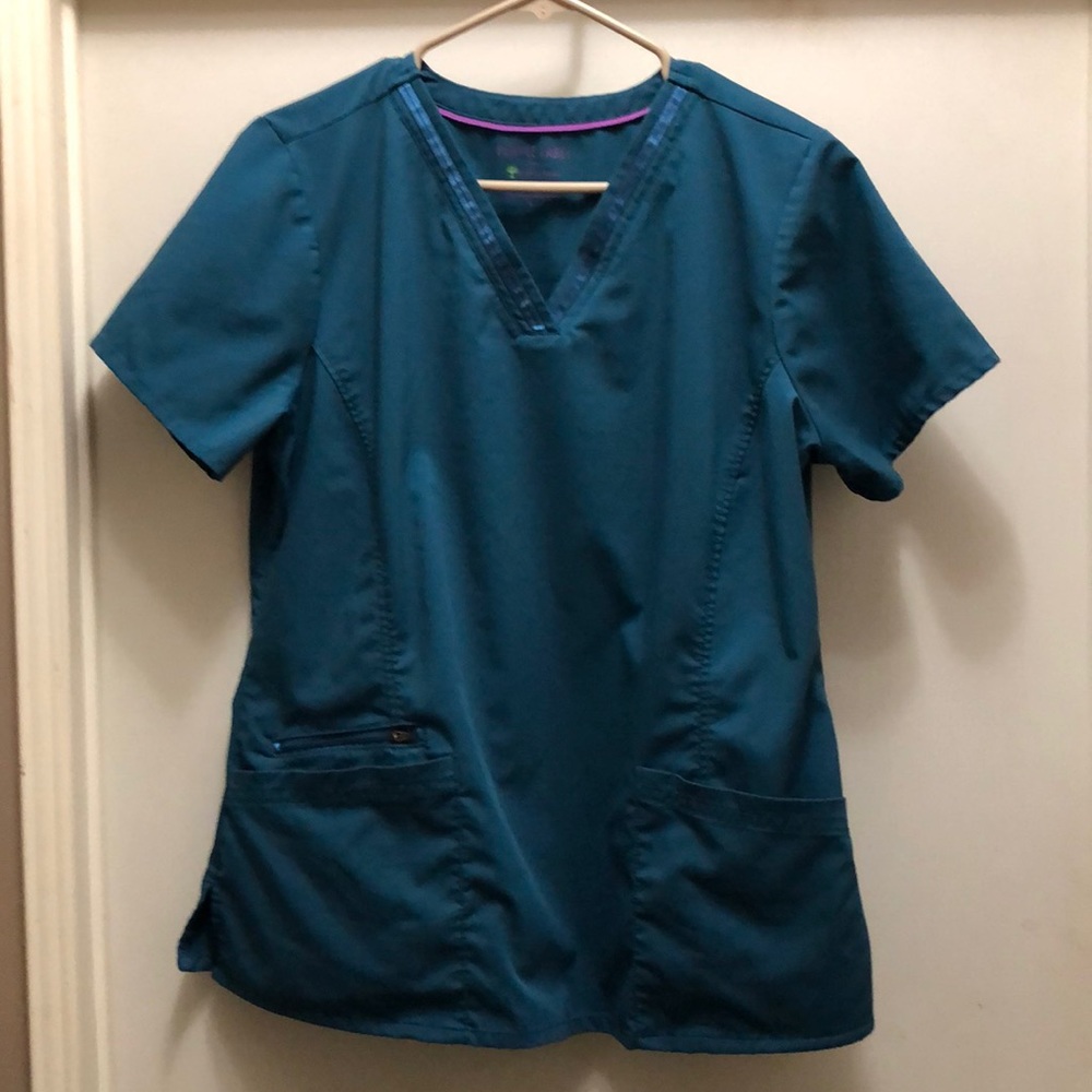 Scrub top